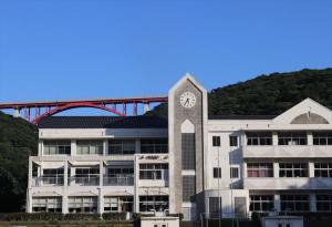 瀬戸中学校