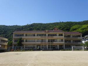 九町小学校